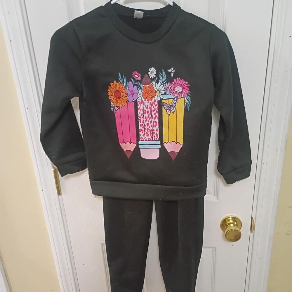 Girls Sweat outfit size 7